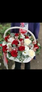 Корзина с роз и лизиантусов 0