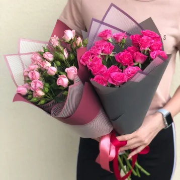 Букет из кустовых роз «Приятный комплимент»