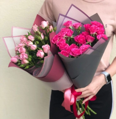 Букет из кустовых роз «Приятный комплимент»