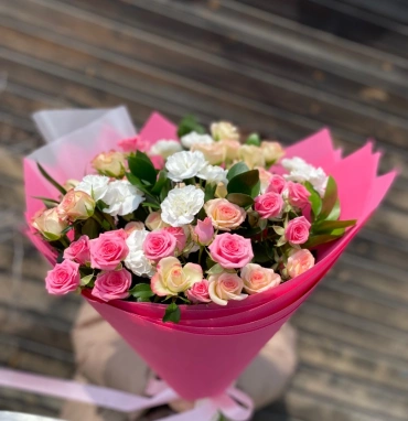 Ассорти из кустовых роз