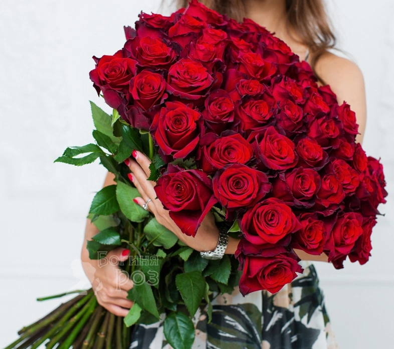Монобукет из красных роз &laquo;Штиль&raquo;