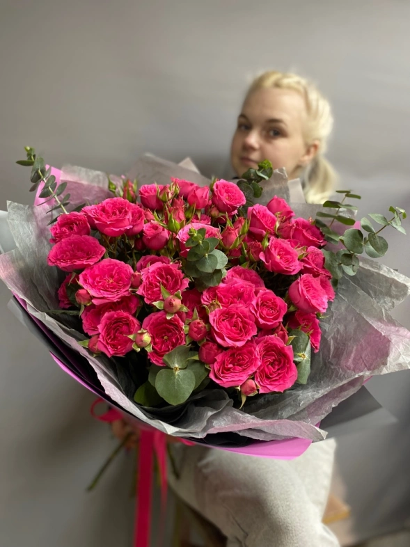 Букет из кустовых роз