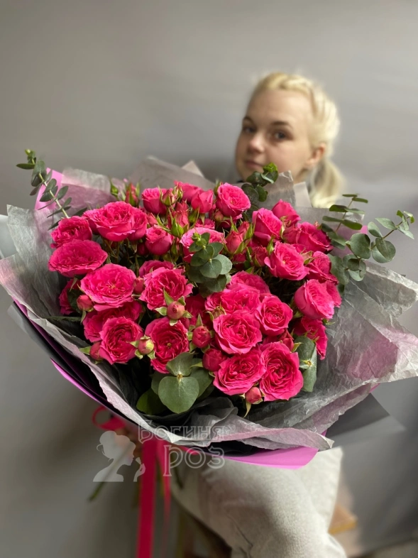 Букет из кустовых роз