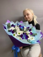 Букет из хризантемы и орхидеи 0