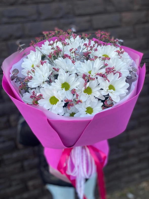 Яркий с хризантемой