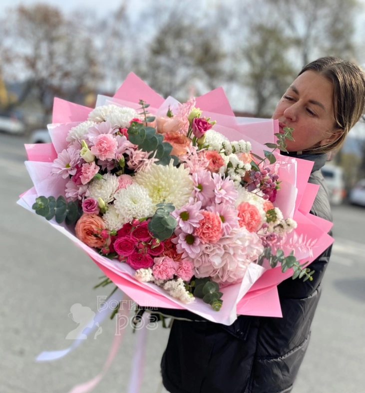 Букет сборный &laquo;Нежные объятия&raquo;