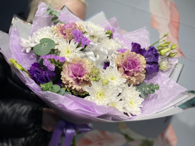 Букет с альстромериями «Яркий комплимент»