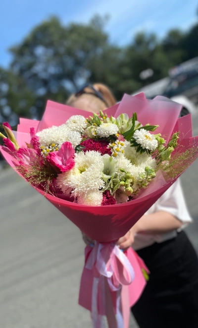 Любовь яркая