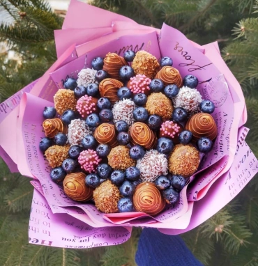 Клубника в шоколаде букетом