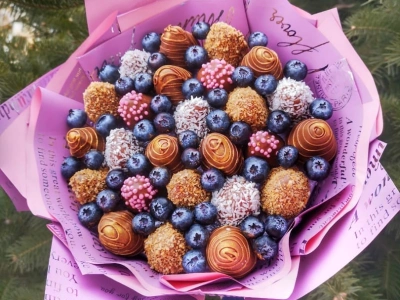 Клубника в шоколаде букетом