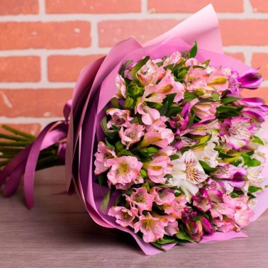 Букет из 15 альстромерий 