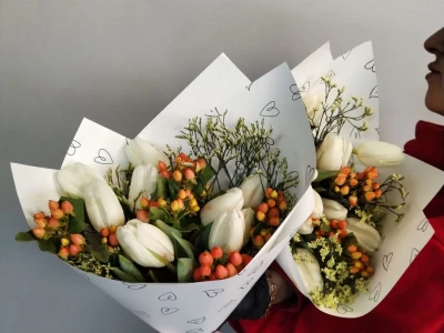 Букет из Тюльпанов и  с Гиперикума