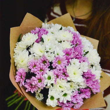Букет из хризантем «Поцелуй»