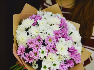 Букет из хризантем «Поцелуй»