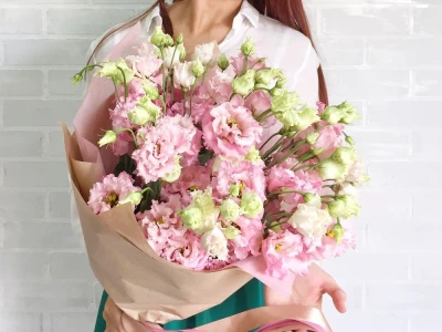 Букет из лизиантусов Алиса пинк