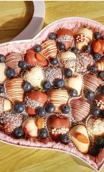 Клубника в шоколаде в сердце